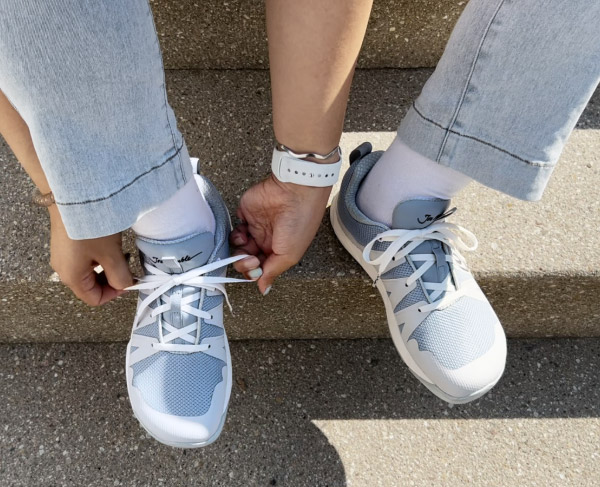 Addict  Schuhe auf Treppe